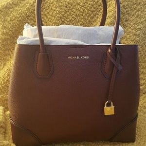 Michael Kors Mercer Gallery MD Center Zip Tote